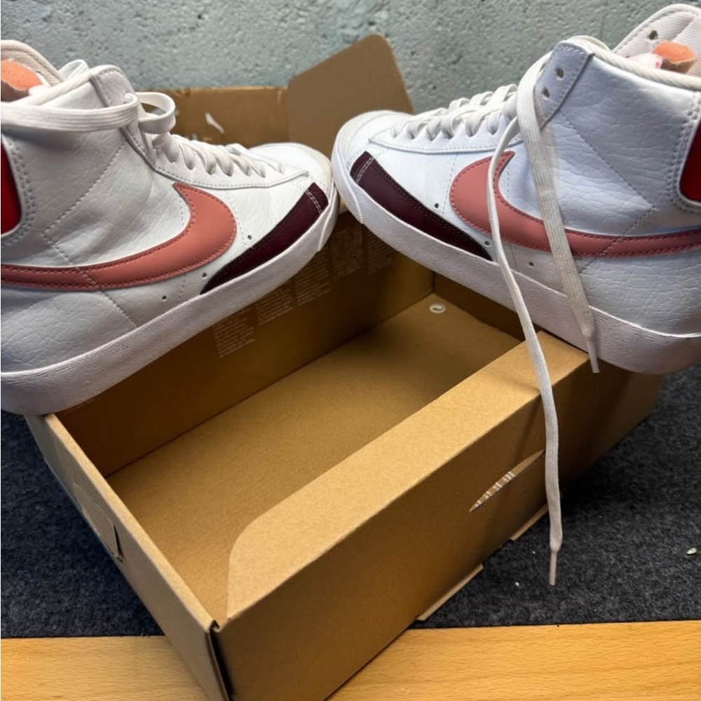 Nike Blazer Mid '77 Next Nature White Red Sneakers